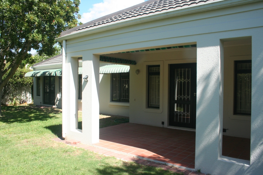 To Let 3 Bedroom Property for Rent in Onder Papegaaiberg Western Cape